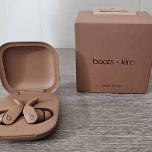 Beats by Dre Fit Pro Earbuds - Brown